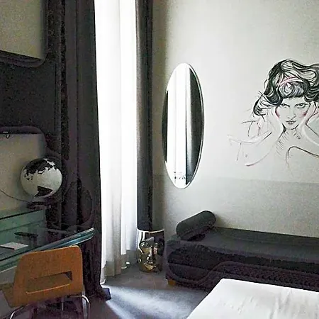 Aparthotel Piazza Castello 4*