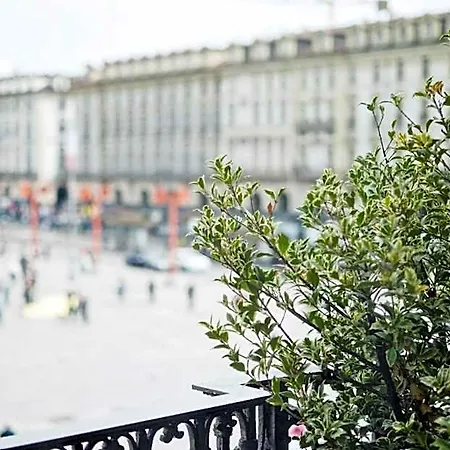 Piazza Castello 4*