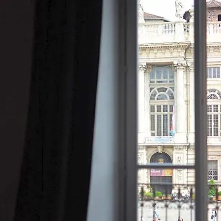 Aparthotel Piazza Castello 4*