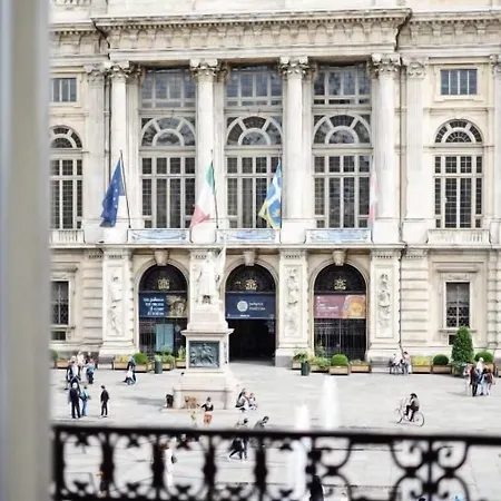 Piazza Castello Apart Otel