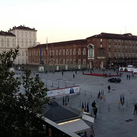 Piazza Castello 3*