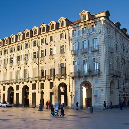 Aparthotel Piazza Castello 3*