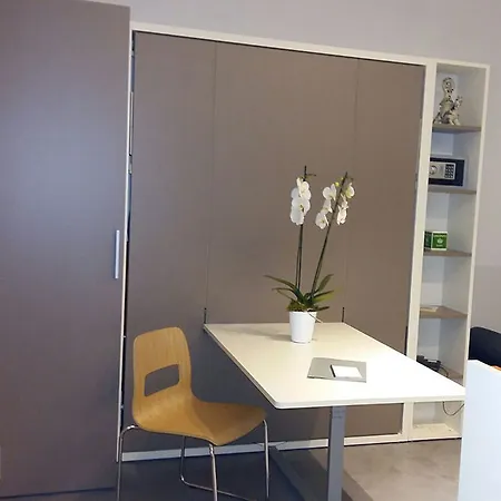 Aparthotel Piazza Castello 4*