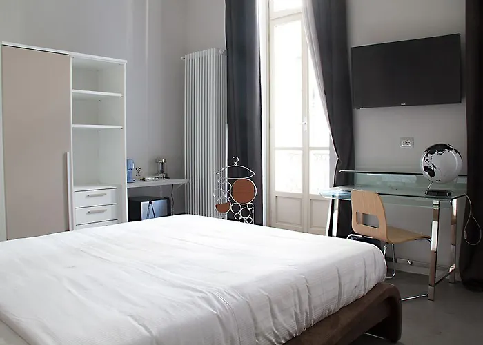 Piazza Castello Aparthotel 4*