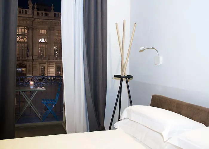 Aparthotel Piazza Castello 4*